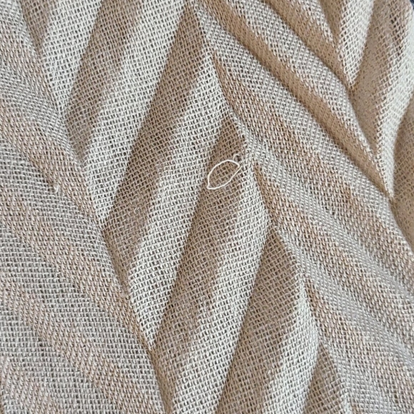 Lightweight Scarf - Picture 3 of 4